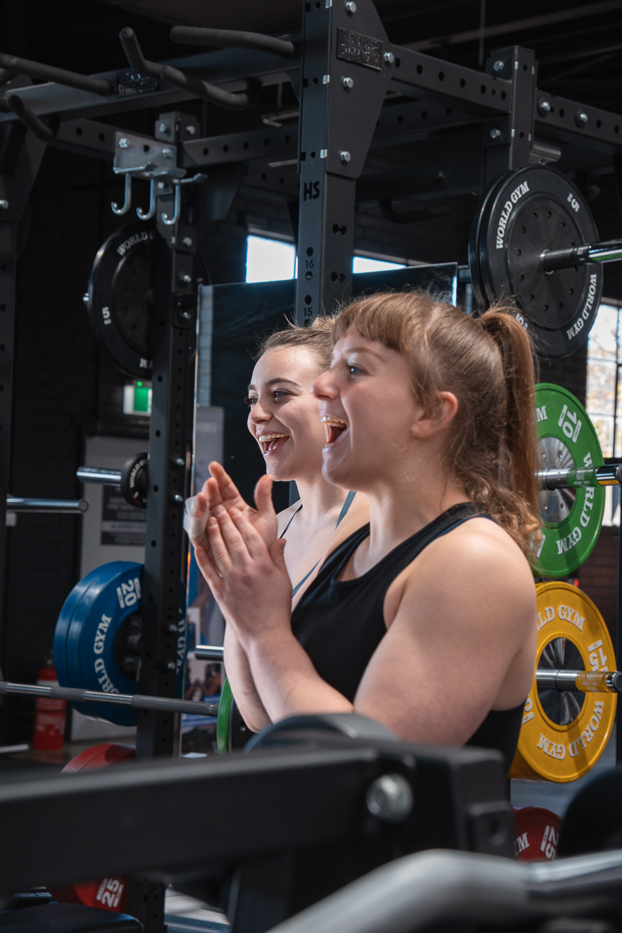 Clapping on a lifting attempt